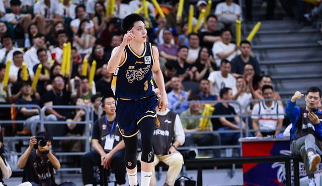 九游中国-广东宏远5分险胜!完成大逆转,麦考尔43分,王洪泽22分